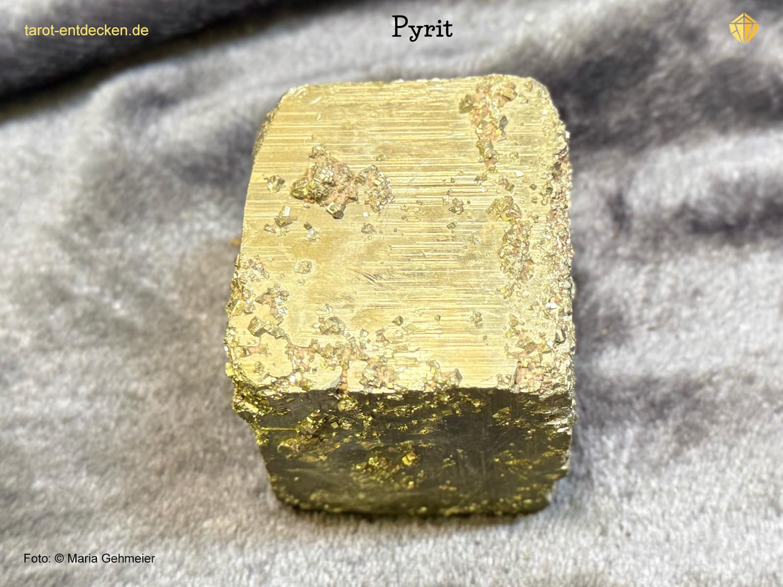 Pyrit golden glänzend